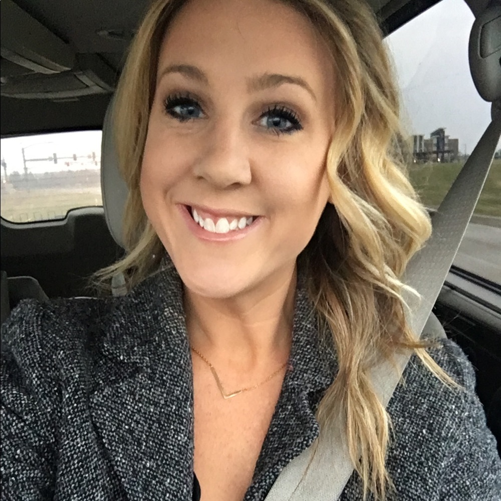 Meet your Posher, Lauren